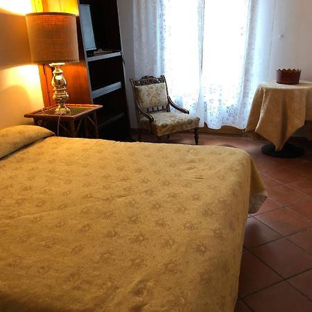 Alex Home Florence Luaran gambar
