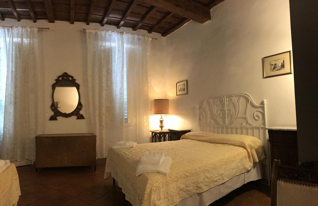 Alex Home Florence Luaran gambar