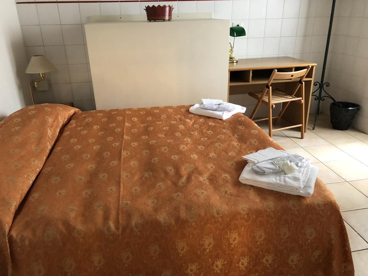 Alex Home Florence Luaran gambar