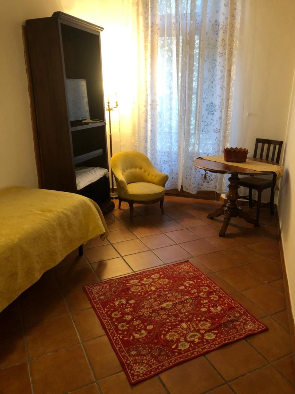 Alex Home Florence Luaran gambar